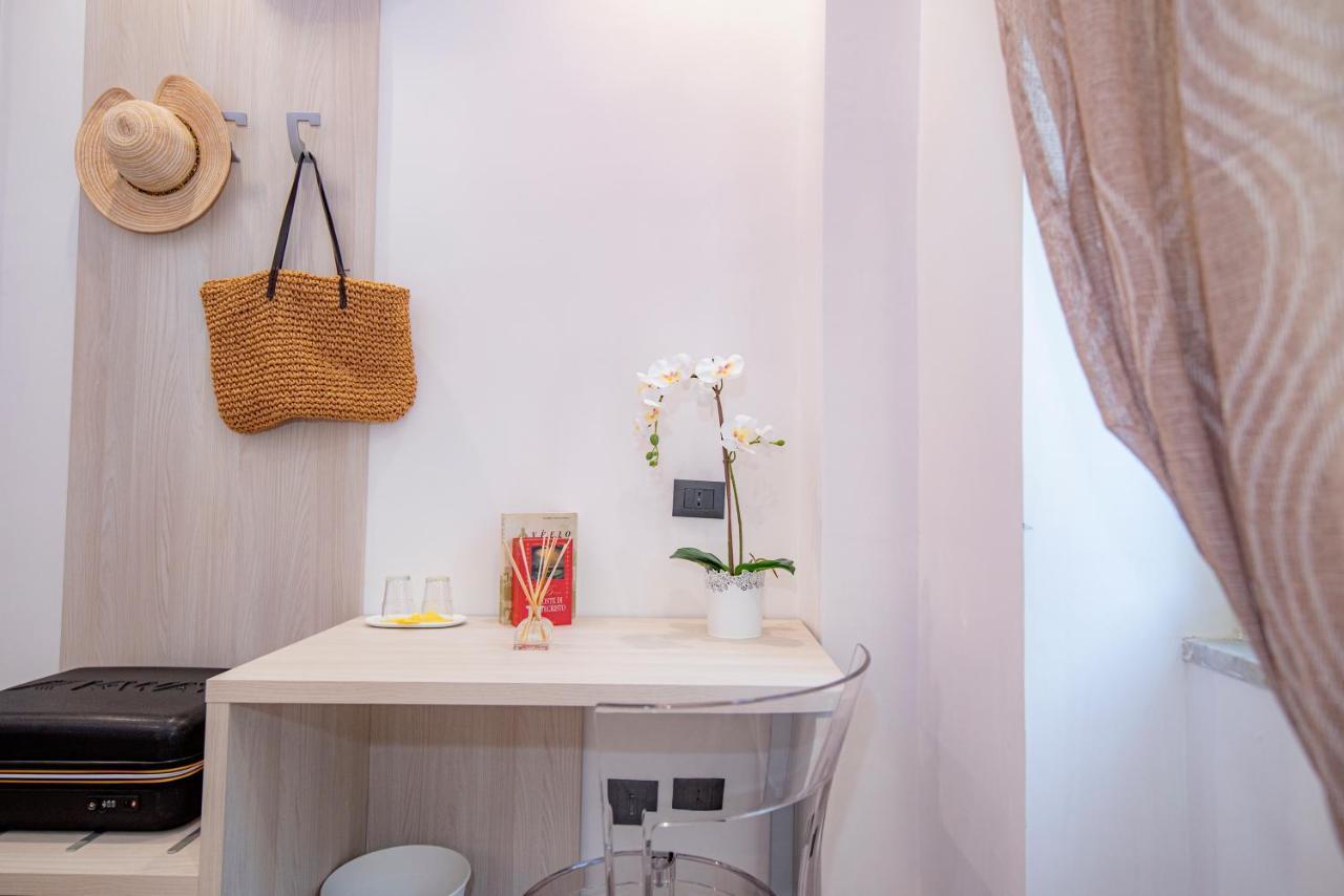 La Dolce Vita Rooms Procida Exterior photo