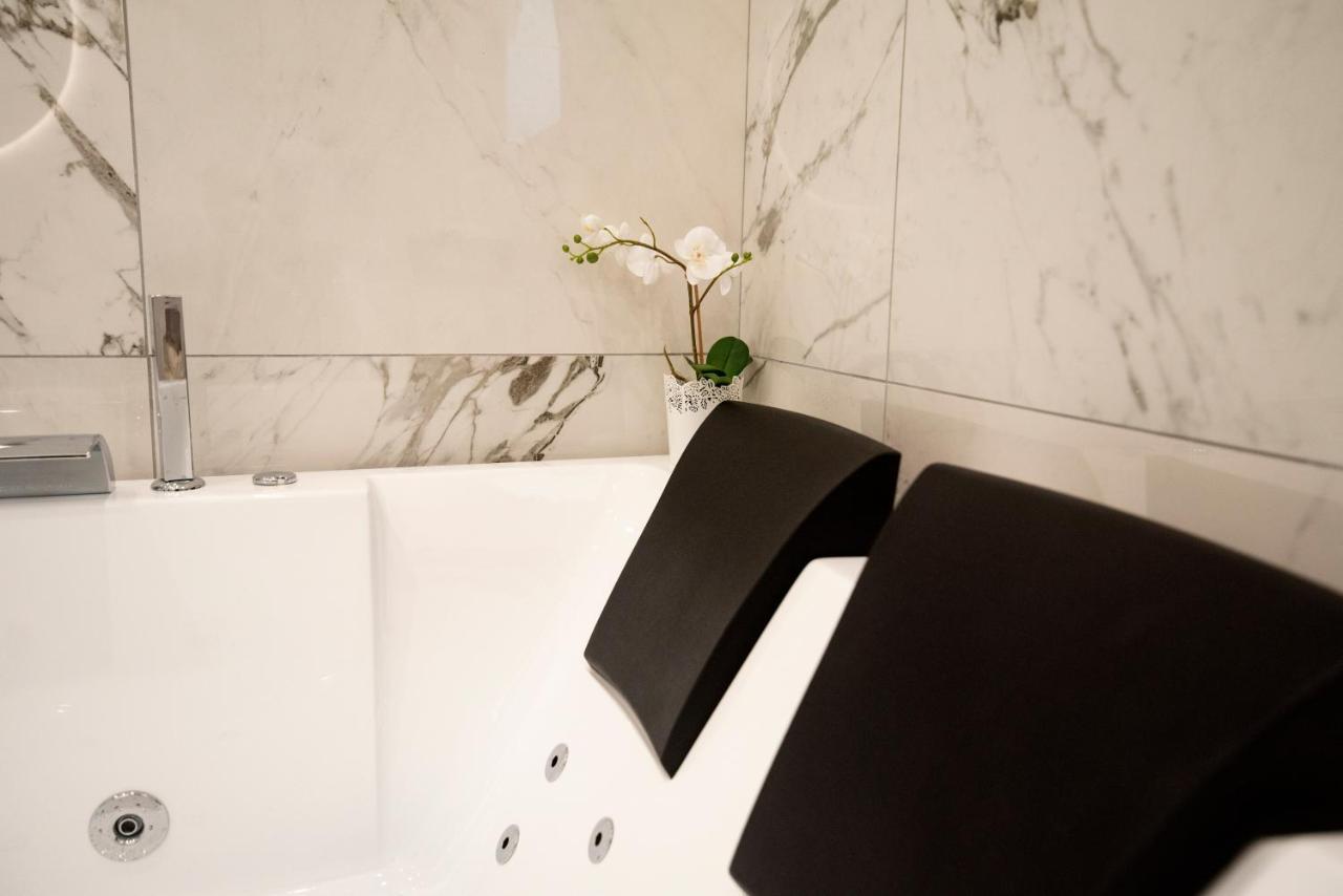 La Dolce Vita Rooms Procida Exterior photo
