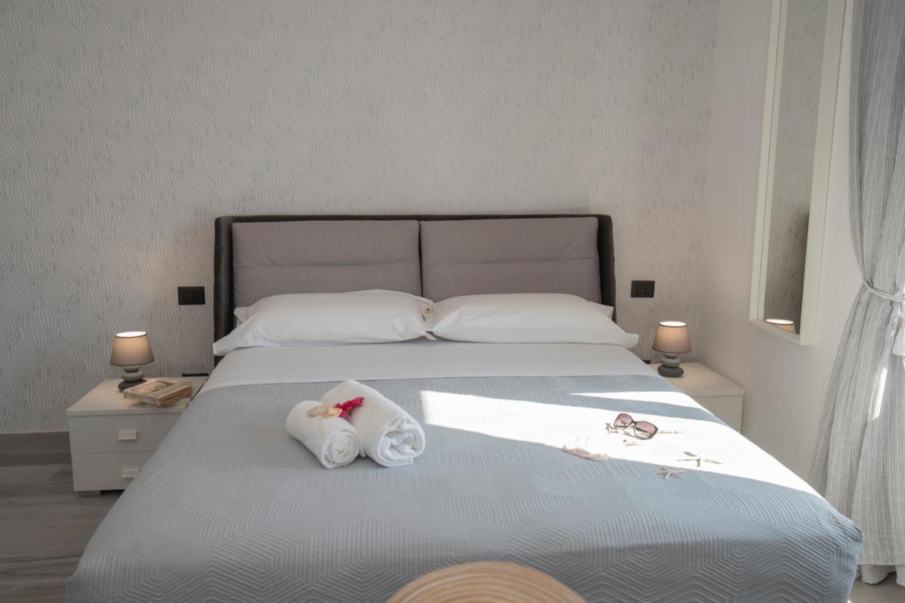 La Dolce Vita Rooms Procida Exterior photo