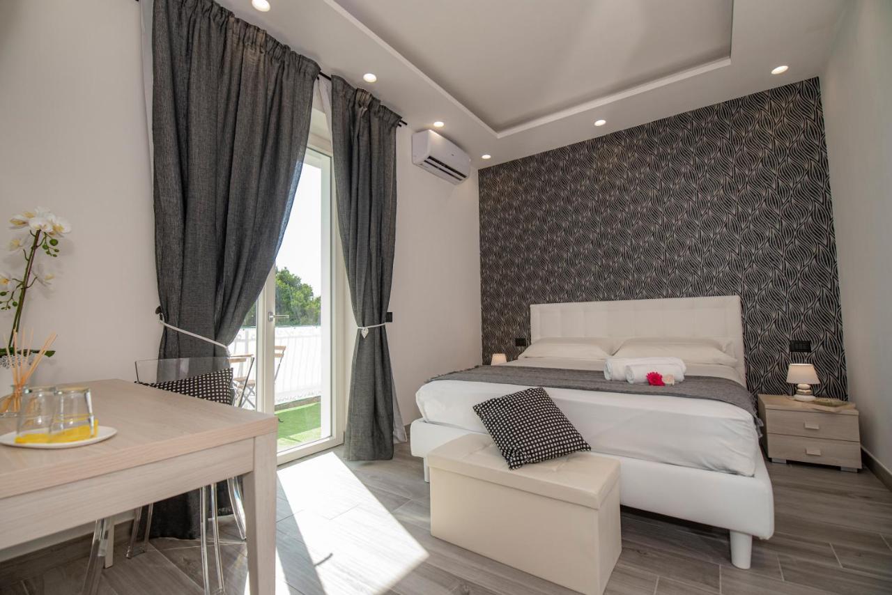 La Dolce Vita Rooms Procida Exterior photo
